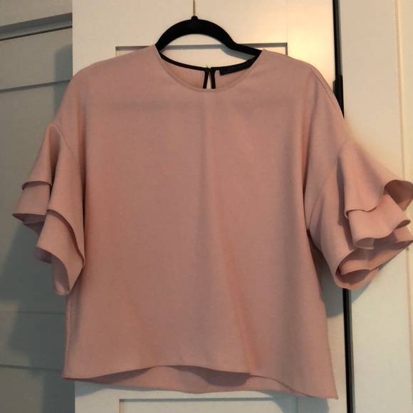 Zara Tops - Super cute ruffle bell sleeved Zara top!